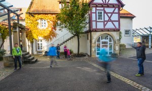 Schulhof linke Seite
